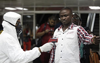 WHO “에볼라 발병국가, 항공기 운항 가능”