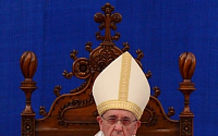 [포토]'노란리본' 가슴에 단 교황