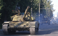 우크라이나 독립기념일...정부-반군, 기념 퍼레이드 따로 따로 '갈등 양상'