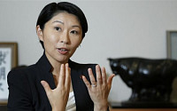 [글로벌리더] 일본 첫 여성 경제산업상 오부치 유코, 차기 총리 첫발?