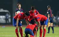 [인천 AG]한국 여자축구, 북한과의 4강전서 1-2 패배...결승 진출 아쉽게 좌절