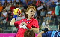 여자 핸드볼 金…싱거운 결승, 한국 일본 경기 내내 리드  [인천아시안게임]