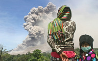 [포토] 인도네시아 시나붕 화산 분출