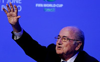블래터, FIFA 회장 5선 도전…외신 “사랑하든 혐오하든 블래터 승리 유력”