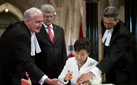 캐나다 영웅 ‘비커스 경위’…박 대통령과의 인연도