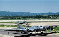 2차 대전 하늘요새 복원…&quot;많은 이들이 B-17의 소리·진동·떨림·냄새 사랑&quot;