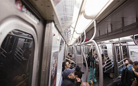 미국내 두 번째 에볼라 감염자 완치...뉴욕시 지하철 정상 운행