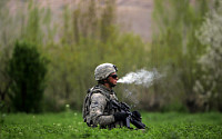 [포토] 탈레반 수색작전 펼치는 미군 병사