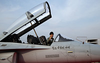 [포토]국산전투기에 오른 박근혜 대통령