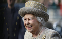 영국 경찰, 여왕 암살 계획 테러리스트 4명 체포