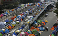 홍콩 경찰, “휴가 반납하고 시위대 해산시킨다”