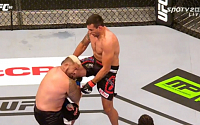 UFC 180 마크헌트, 베우둠에 2라운드 TKO 패배… 케인 벨라즈케즈와 맞대결