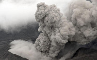 아소산 화산폭발 &quot;대규모 폭발 가능성은 낮아&quot;