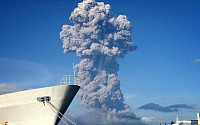 일본 화산 폭발, 화산재 영향으로 항공기 결항