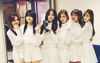 인기가요 에이핑크 LUV 1위 인증샷… 순백의 여신 “섹시만 추구하는 다른 걸그룹과 다르네!”