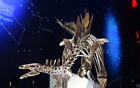 완벽 복원한 ‘스테고사우르스’, 공룡 이름의 의미는?