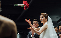 [포토] 김상민ㆍ김경란 결혼... '빨간 부케' 눈에 띄네