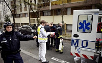 파리 중심부서 총격으로 12명 사망...최고 수준 테러 경보 발령