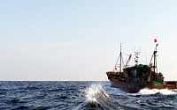2.9톤 소형 어선, 진도 해상서 전복…&quot;2명 구조, 1명 실종&quot;