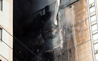 [포토] 의정부 아파트 화재... 시커멓게 그을린 외벽