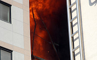 [포토] 의정부 아파트 화재, 화염에 휩싸인 아파트