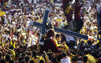 교황방문 앞둔 필리핀 가톨릭행사 550만 인파…2명 사망·1000명 부상