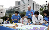 화이자, '사랑의 병원 그림축제' 개최