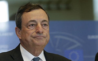 드라기 ECB 총재, ‘각국 중앙은행 국가부채 20~25% 국채 매입’ 제시
