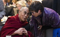 오바마, 조찬기도회서 달라이 라마와 공개석상 첫 대면