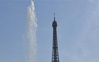 “파리 에펠탑, 셀카의 최고 인기배경”