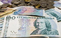 스웨덴 마이너스 기준금리·QE 도입…‘양날의 검’ 양적완화 회의론 부상