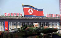 북한 열병식, 오후 3시께 열릴 전망... 비 점차 그쳐