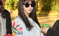[포토] 소녀시대 윤아, 꽃무늬 자켓에 선글라스 끼고 우월한 비주얼 뽐내