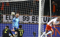 네덜란드, 홈에서 치른 평가전서 스페인에 2-0 승리…데 브라이ㆍ클라센 연속골