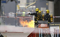 [오늘의 미국화제] 화재 발생한 런던 중심가 ‘홀번’·에이브릴 라빈이 투병 중인 ‘라임병’