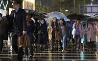 '일기예보' 오늘 날씨, 일부지역 돌풍·천둥·우박 동반한 비...출퇴근길 기온은? '건강 관리 유의'