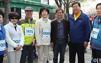 [포토] 사랑의 봄꽃길 걷기대회 참석한 이종재ㆍ김영주ㆍ조길형