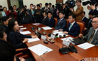 [포토]국회 외통위 당정협의, '북한 인권법 처리방안 논의'