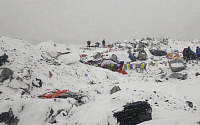 [네팔 대지진]히말라야 고립 한국인 12명 헬기로 구조