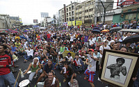 비탄에 싸인 필리핀 국민들 “파퀴아오-메이웨더 재대결 원해”