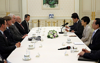 박근혜 대통령 &quot;일본 전향적 역사인식으로 참된 화해·협력 기대&quot;