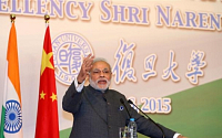 모디 인도 총리, 중국 방문서 220억 달러 경제협정 맺어