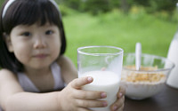 5월 가정의 달, 가족 건강 챙기려면 우유 마시는 습관 필수