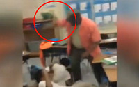 [붐업영상] 허리띠로 학생을 때리는 교사 ‘경악’