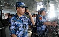 중국, 국방백서 공개…해양권익 수호 등 ‘군사전략’ 사상 첫 발표