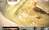 ‘수요미식회’ 이현우 “냉면에 노른자 풀었다가 맞을 뻔 했다”