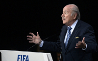 블래터 FIFA 회장 사의 표명...&quot;전세계 축구계로부터 지지 받지 못했다&quot;