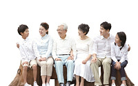 [손주와 나 - PART5]한 지붕 열 세 식구 이야기