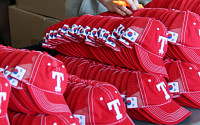 [포토] '한국인의 날' 맞아 MLB 텍사스가 제작한 특별 모자