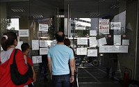 ‘디폴트 위기’ 그리스, 실업난·저출산에 골머리…“마마보이, 마마걸 늘었다”